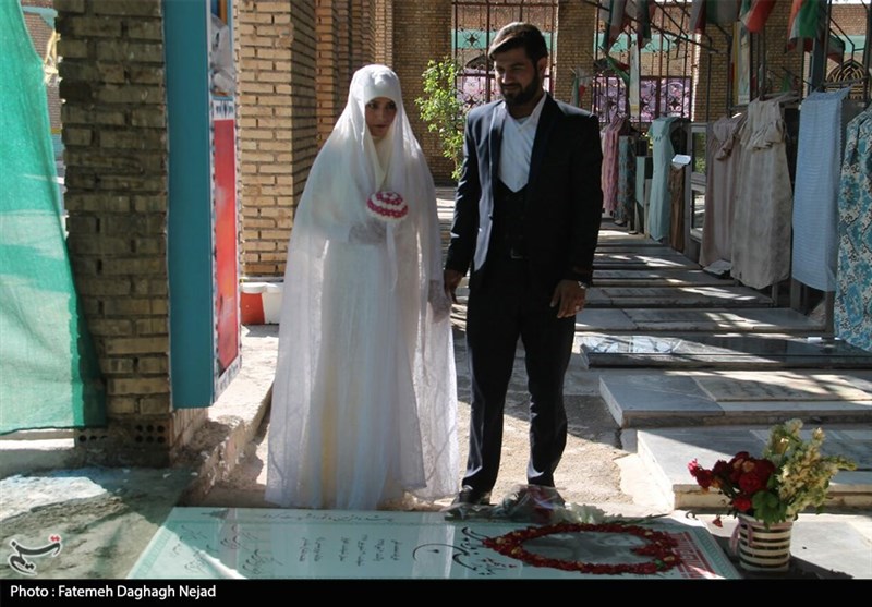 خوزستان| آغاز متفاوت زندگی زوج جوان در کنار مزار شهید ولایتی‌فر +تصاویر