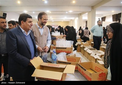 بازدید محمد مخبر رئیس ستاد اجرایی فرمان حضرت امام (ره) از ارسال40 تن مواد غذایی برای کودکان نیک‌شهری