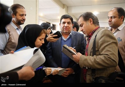 محمد مخبر رئیس ستاد اجرایی فرمان حضرت امام (ره) در جمع خبرنگاران