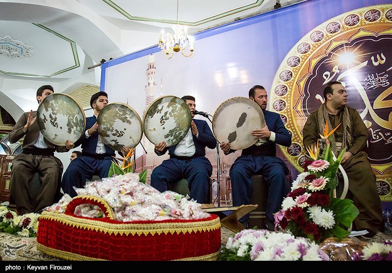 مراسمات مولودی‌خوانی در مساجد کردستان برگزار می‌شود