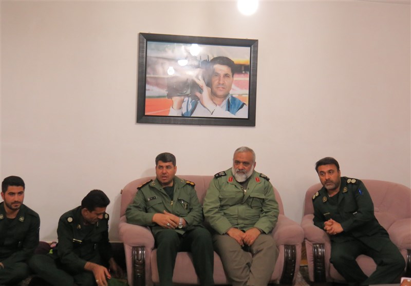 سردار نقدی در دیدار با خانواده شهید عبدیانی: شهدا حافظان اصلی انقلاب هستند