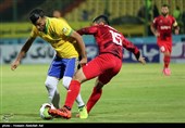 دیدار تیم های فوتبال صنعت نفت آبادان و نساجی مازندران