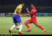 دیدار تیم های فوتبال صنعت نفت آبادان و نساجی مازندران