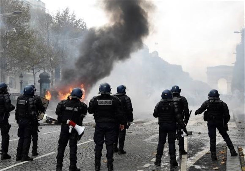 شورش های پاریس گردشگری و بازار سهام فرانسه را از رونق انداخت