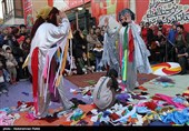 جشنواره بین‌المللی تئاتر کودک‌ ـ همدان|«بهرام دوست قرین» فعال عرصه تئاتر کودک تقدیر شد