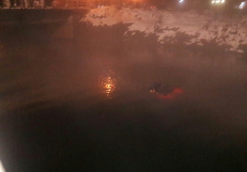 لرستان| سقوط یک خودرو به رودخانه کشکان؛ از سرنشینان خودرو خبری نیست