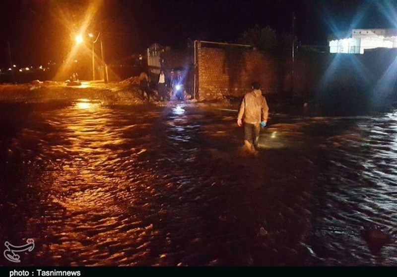 تازه‌ترین وضعیت شهر سیل‌زده پلدختر| آب‌گرفتگی 17 روستا/ مردم در محاصره سیلاب/ مدیران ممنوع‌الخروج شدند+ تصاویر