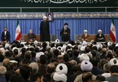 روحانی: &quot;امنیت منطقه&quot; امنیت ماست/ دست دوستی به‌سوی همه مسلمانان دراز می‌کنیم