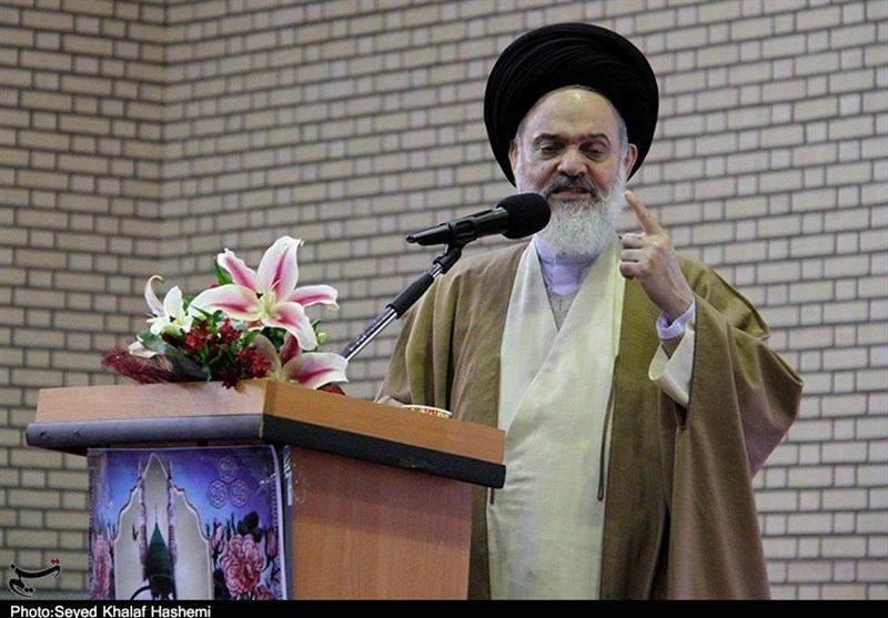 آیت‌الله حسینی بوشهری: تهدیدات رئیس‌جمهور آمریکا را نباید جدی گرفت