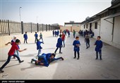 بازی بچه ها در یکی از مدرسه های دوره ابتدایی منطقه حسیاء در کشور سوریه
