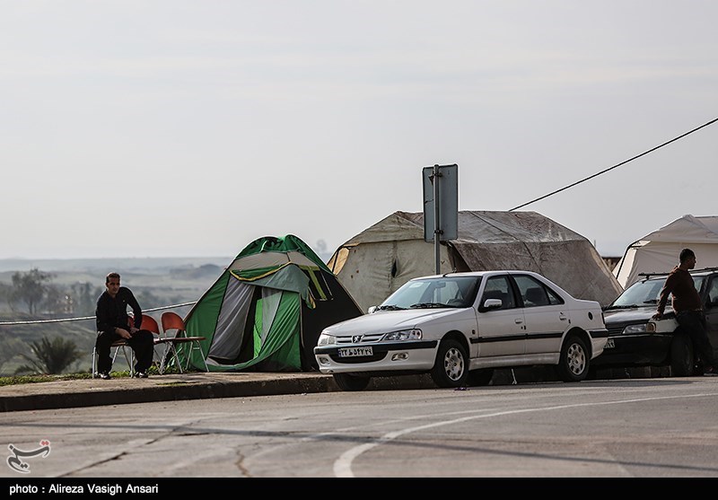 Quake Causes Panic in West Iran