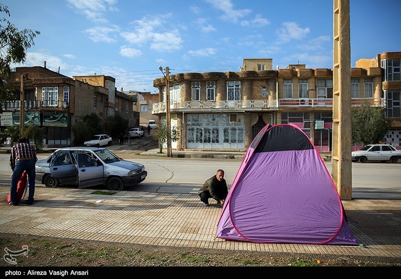 Quake Causes Panic in West Iran