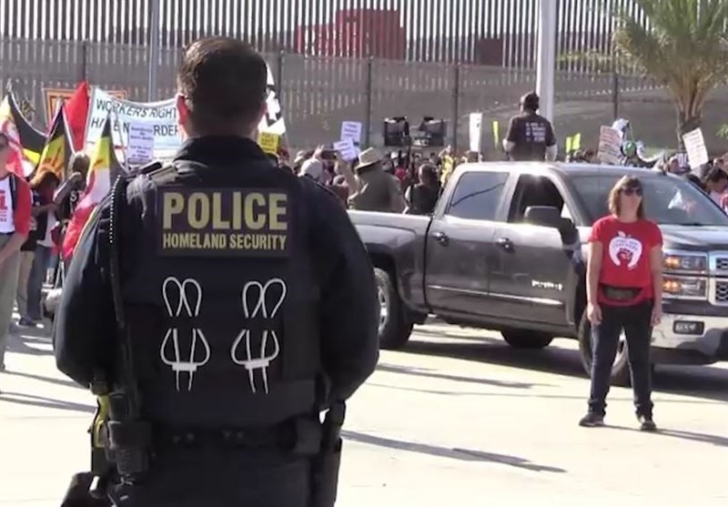 Pro-Migrant Rally Held in US City of San Diego (+Video)