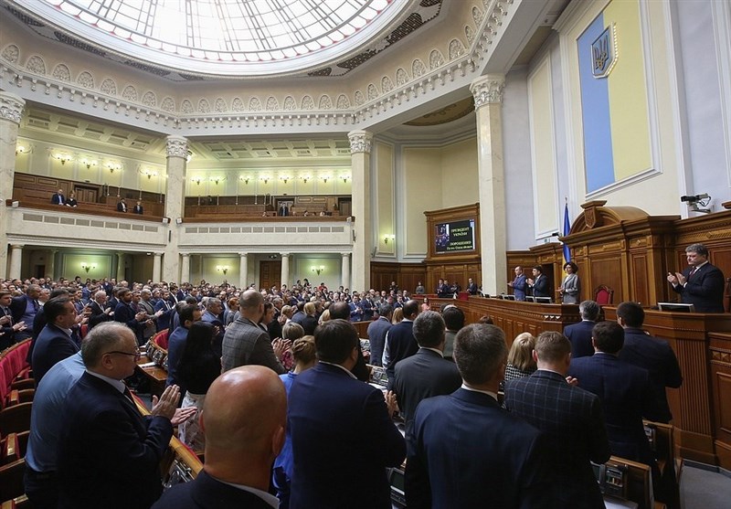رئیس جمهور اوکراین پیش‌نویس قانون لغو پیمان دوستی با روسیه را به پارلمان داد
