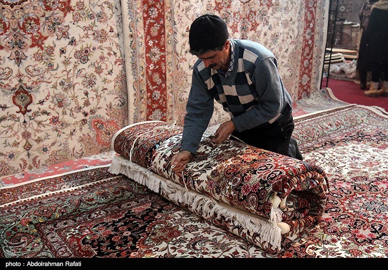 مددجویان استان اردبیل 2500 مترمربع فرش دستباف تولید کردند