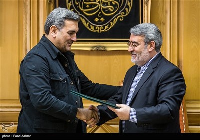 اعطای حکم شهردار جدید تهران توسط وزیر کشور