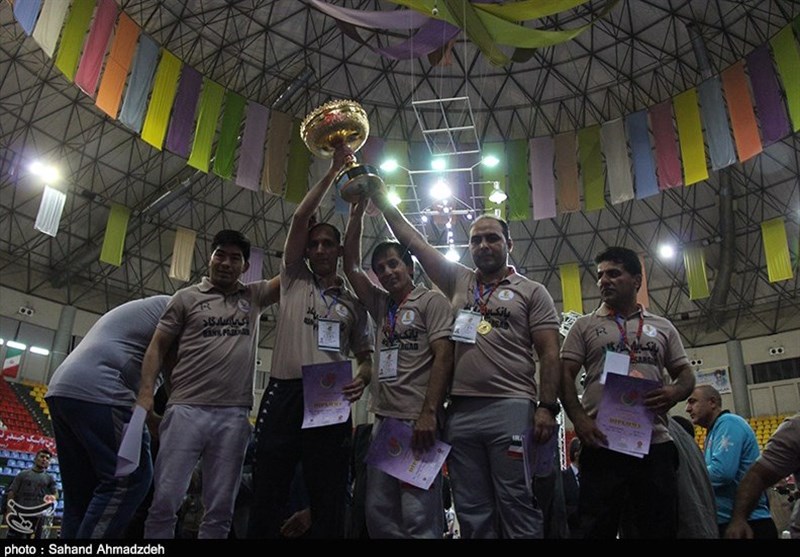 ارومیه| اهدای مدال و کاپ قهرمانی مسابقات بین‌المللی کشتی فرنگی جام شاهد+فیلم