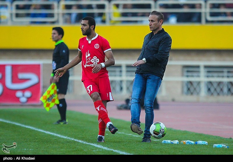 حاشیه بازی پرسپولیس - پدیده| اعتراض بازیکنان و مربیان پدیده به پنالتی پرسپولیس