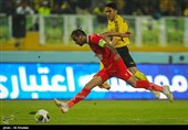 رضا ناصحی: در شرایطی نابرابر به مصاف سپاهان رفتیم/ صدر جدول را پس میگیریم