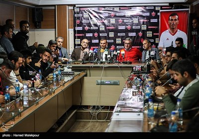 نشست خبری خداحافظی سیدجلال حسینی از تیم ملی فوتبال