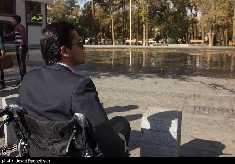 ویلچرنشینی خبرنگاران در یزد در روز جهانی معلولان به روایت تصویر