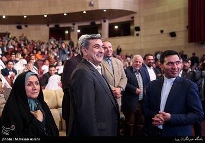 پیروز حناچی شهردار تهران در مراسم ازدواج 110 زوج معلول