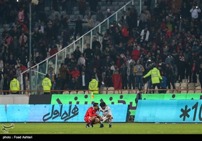 دیدار فوتبال تیم‌های پرسپولیس و ذوب آهن