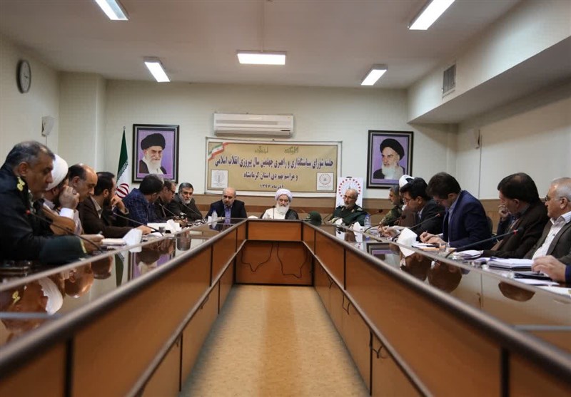 امام جمعه کرمانشاه: تمام سختی‌های پیش‌رو و فشارهای آمریکا بر ایران را با اقتدار پشت سر خواهیم گذاشت