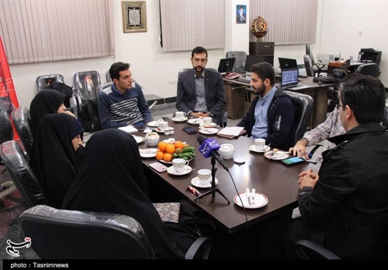اصفهان ـ میزگرد دانشجویی| ‌‌‌دانشجویان دچار سیاست‌زدگی شده‌اند