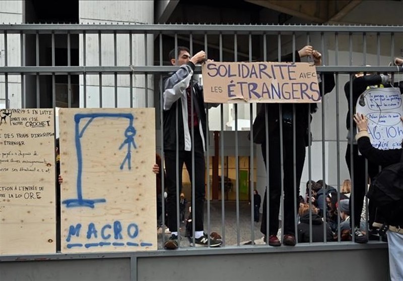 فرانسه 32 دانش آموز معترض را بازداشت کرد