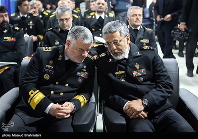 حبیب‌الله سیاری معاون هماهنگ‌کننده ارتش و حسین خانزادی فرمانده نیروی دریایی ارتش