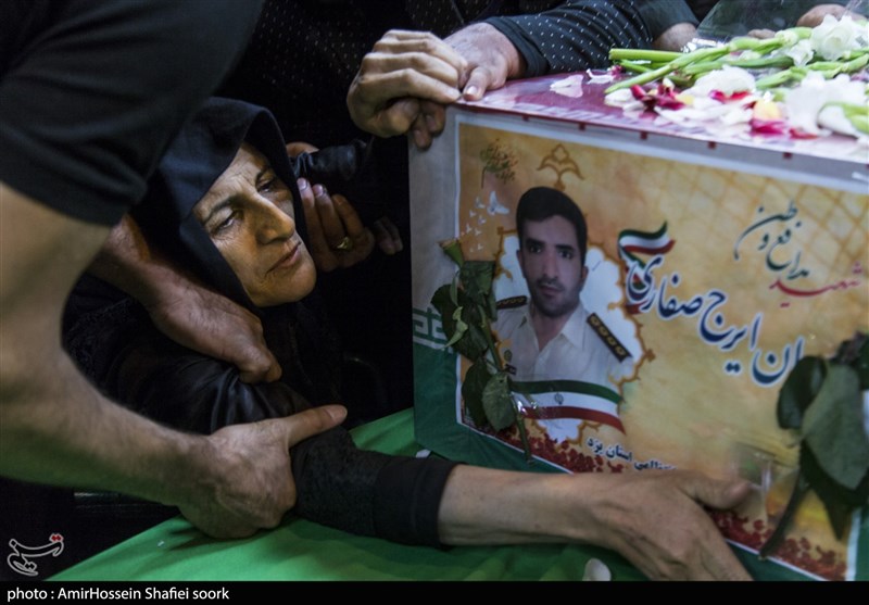 یزد | تشییع پیکر شهید مدافع وطن‌ سروان ایرج صفاری به روایت تصویر