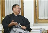 Japan’s Envoy to Tehran Performs Magic Trick before Speech at Ceremony (+Video)