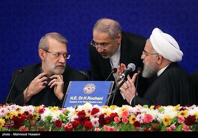 حجت‌الاسلام حسن روحانی رئیس جمهور و علی لاریجانی رئیس مجلس شورای اسلامی در دومین کنفرانس رؤسای مجالس 6 کشور آسیایی 