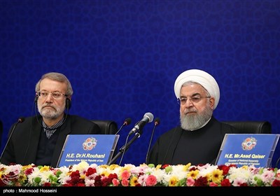 حجت‌الاسلام حسن روحانی رئیس جمهور و علی لاریجانی رئیس مجلس شورای اسلامی در دومین کنفرانس رؤسای مجالس 6 کشور آسیایی