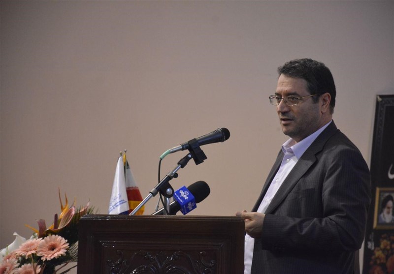 وزیر صنعت در یزد : برخی محصولات با کیفیت داخلی با برچسب خارجی به فروش می‌رسد
