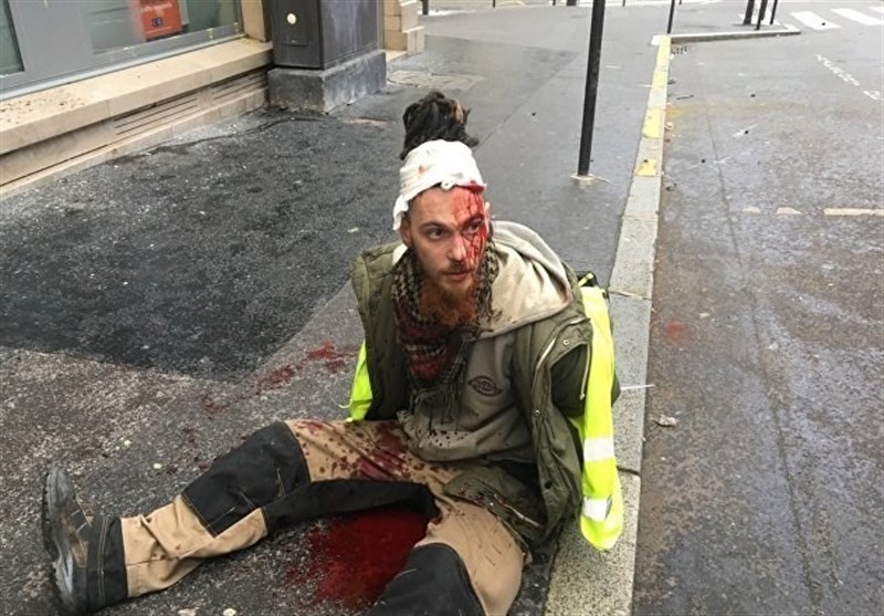 درگیری پلیس با جلیقه زردها در پاریس 30 زخمی بر جای گذاشت