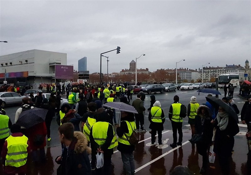 Yellow-Vest Protesters Brace for another Weekend Protest in Paris (+Video)