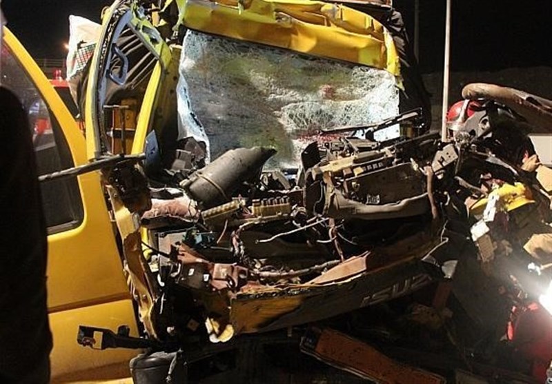 مرگ دلخراش راننده کامیونت در اتاقک متلاشی شده خودرو + تصاویر