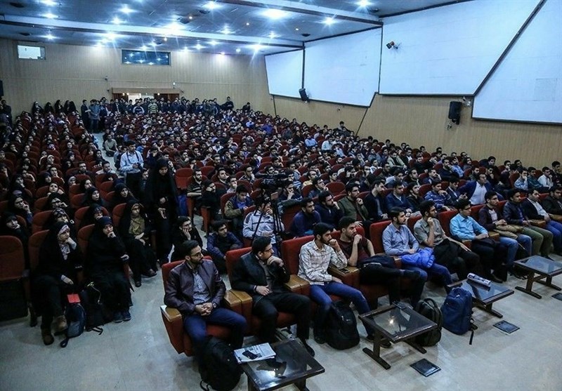 برگزاری ویژه برنامه روز دانشجو در دانشگاه امیرکبیر