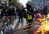 رهبر حزب چپ فرانسه: اعتراضات جلیقه زردها ادامه خواهد یافت
