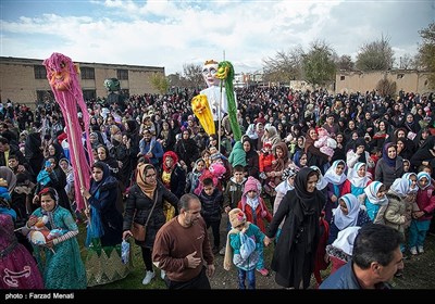 شادپیمایی عروسکها در کنگاور - کرمانشاه