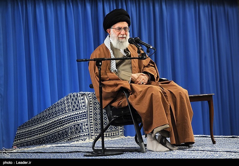 امام‌ خامنه‌ای: همه حواس‌شان را جمع کنند؛ ممکن است دشمن برای سال 98 نقشه کشیده باشد