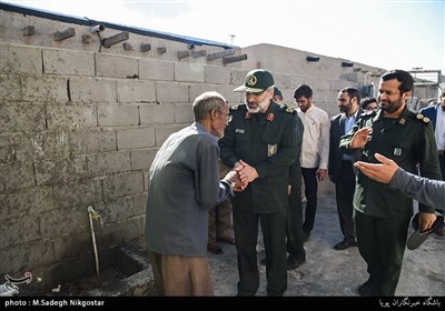  افتتاح 19 باب منزل مسکونی توسط قرارگاه جهادی شهید احمد کاظمی در جزیره هرمز با حضور سردار محمدرضا یزدی فرمانده سپاه محمدرسول الله تهران بزرگ 