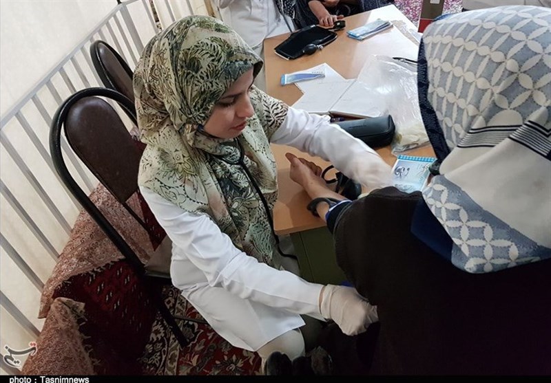 تیم پزشکی در مناطق زلزله‌زده کرمانشاه اردوی جهادی برگزار می‌کند