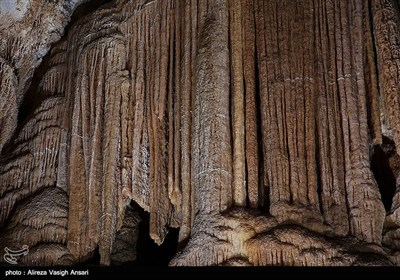 غار کهک در استان مرکزی،در 86کیلومتری جنوب شهر قم، 65کیلومتری غرب شهر دلیجان،و در نزدیکی روستای کهک واقع است.