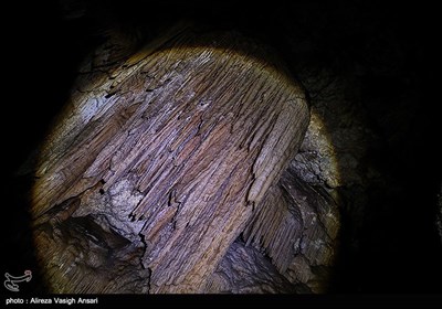 غار کهک در استان مرکزی،در 86کیلومتری جنوب شهر قم، 65کیلومتری غرب شهر دلیجان،و در نزدیکی روستای کهک واقع است.