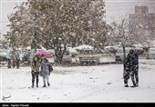 تساقط الثلوج وهطول الامطار الغزیرة فی مدینة سنندج الإیرانیة