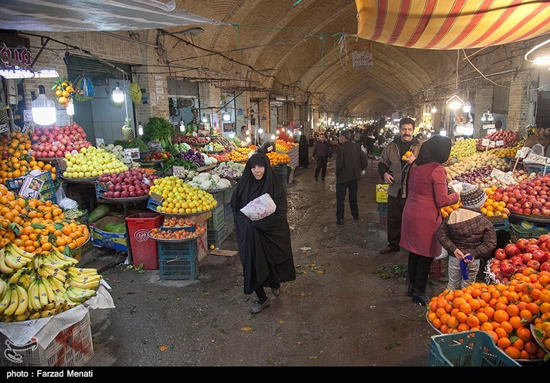 یلدای ایرانی در پیچ و تاب گرانی؛ مردم کرمانشاه از خرید شب یلدا گلایه کردند