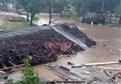 Rescuers Dig through Rubble for Survivors after Indonesian Tsunami Kills 280